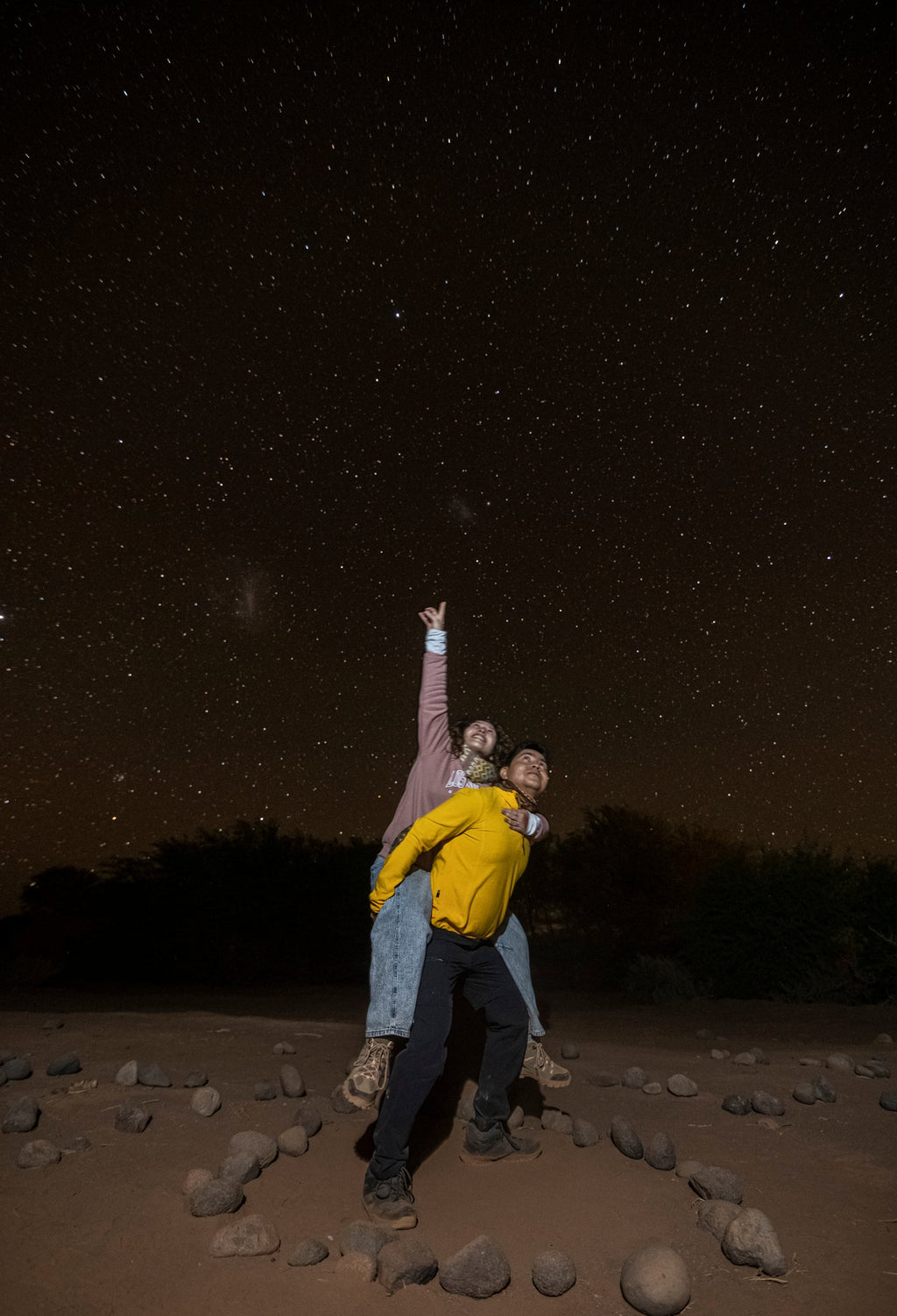 Bajo la inmesidad del cielo estrellado del desierto de Atacama