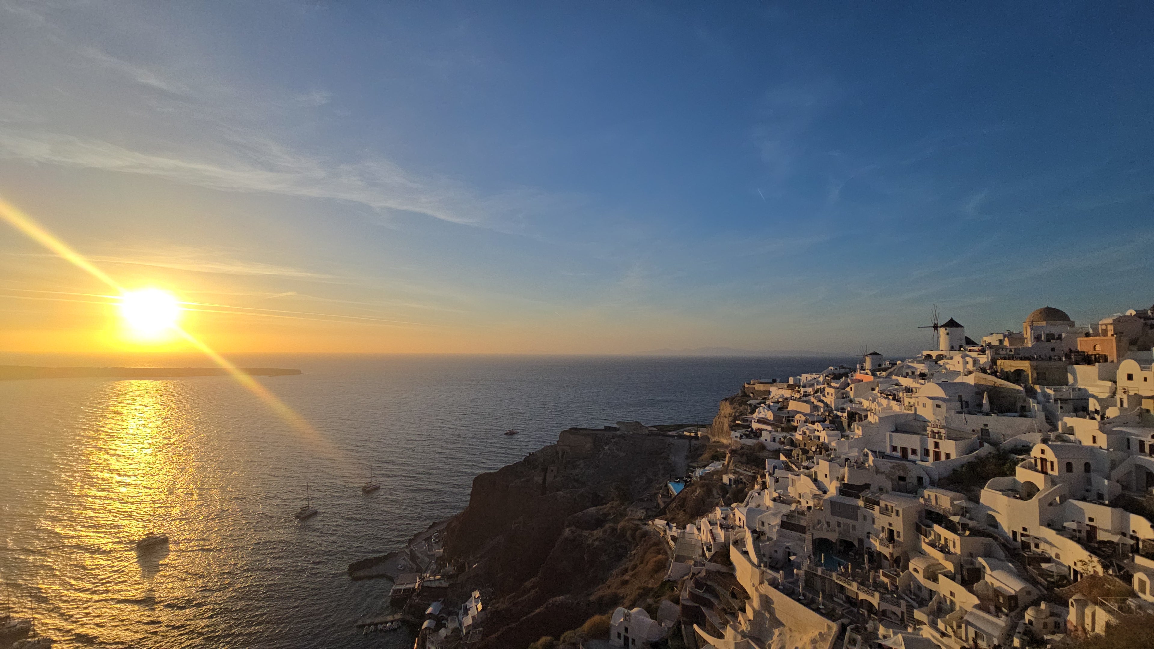 Santorini y la belleza del mar Egeo.
